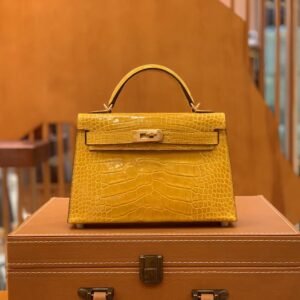 Mini Turnlock Flap Bag 19cm – Alligator, Amber