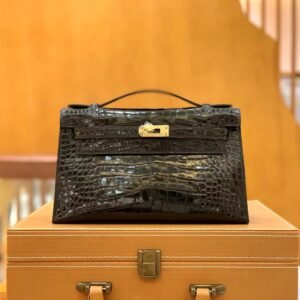 Mini Turnlock Flap Bag 22cm – Shiny Alligator Crocodile, Black, Gold Hardware