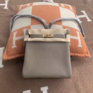 Turnlock Backpack 22cm – Clemence, Etoupe, Gold Hardware