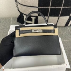 Mini Turnlock Flap Bag 19cm – Box, Noir, Silver Hardware