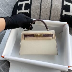 Mini Turnlock Flap Bag 19cm – Epsom, Craie / Bordeaux, Gold Hardware
