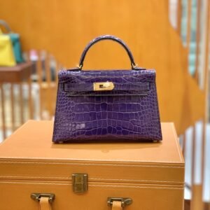 Mini Turnlock Flap Bag 19cm – Shiny Alligator Crocodile, Dark Purple, Gold Hardware (AG-04645)