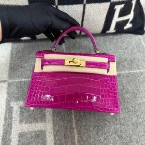 Mini Turnlock Flap Bag 19cm – Shiny Alligator, Rose Sheherazade, Gold Hardware
