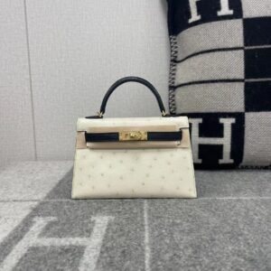 Mini Turnlock Flap Bag 19cm – Ostrich, Parchemin / Noir, Gold Hardware