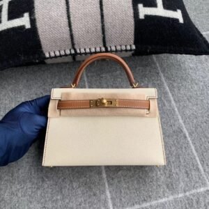 Mini Turnlock Flap Bag 19cm – Epsom, Craie / Gold, Brushed Gold Hardware
