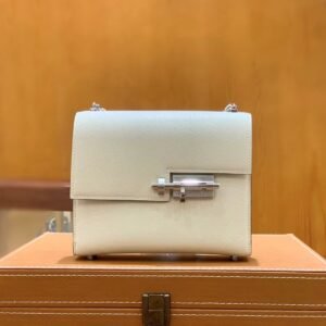 Bolt-Clasp Clutch – Swift, Craie