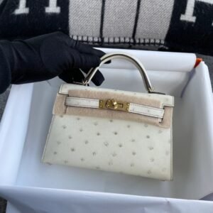 Mini Turnlock Flap Bag 19cm – Ostrich, Parchemin, Gold Hardware