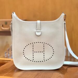 Perforated Crossbody 29cm – Togo, Craie