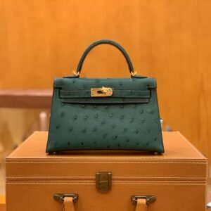 Mini Turnlock Flap Bag – Ostrich, Vert Fonce, Gold Hardware