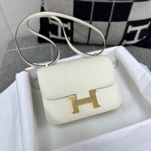 Buckle Flap Bag 18cm – Epsom, Nata, Gold Hardware