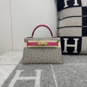Mini Turnlock Flap Bag 19cm – Ostrich, Gris Asphalt / Fuschia, Gold Hardware