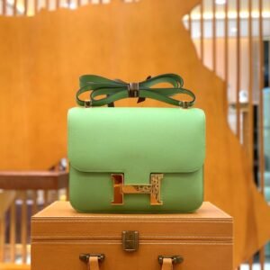 Buckle Flap Bag 24cm – Epsom, Avocado Green, Gold Hardware