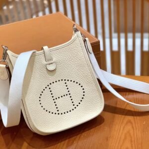 Perforated Crossbody 17cm – Togo, Craie